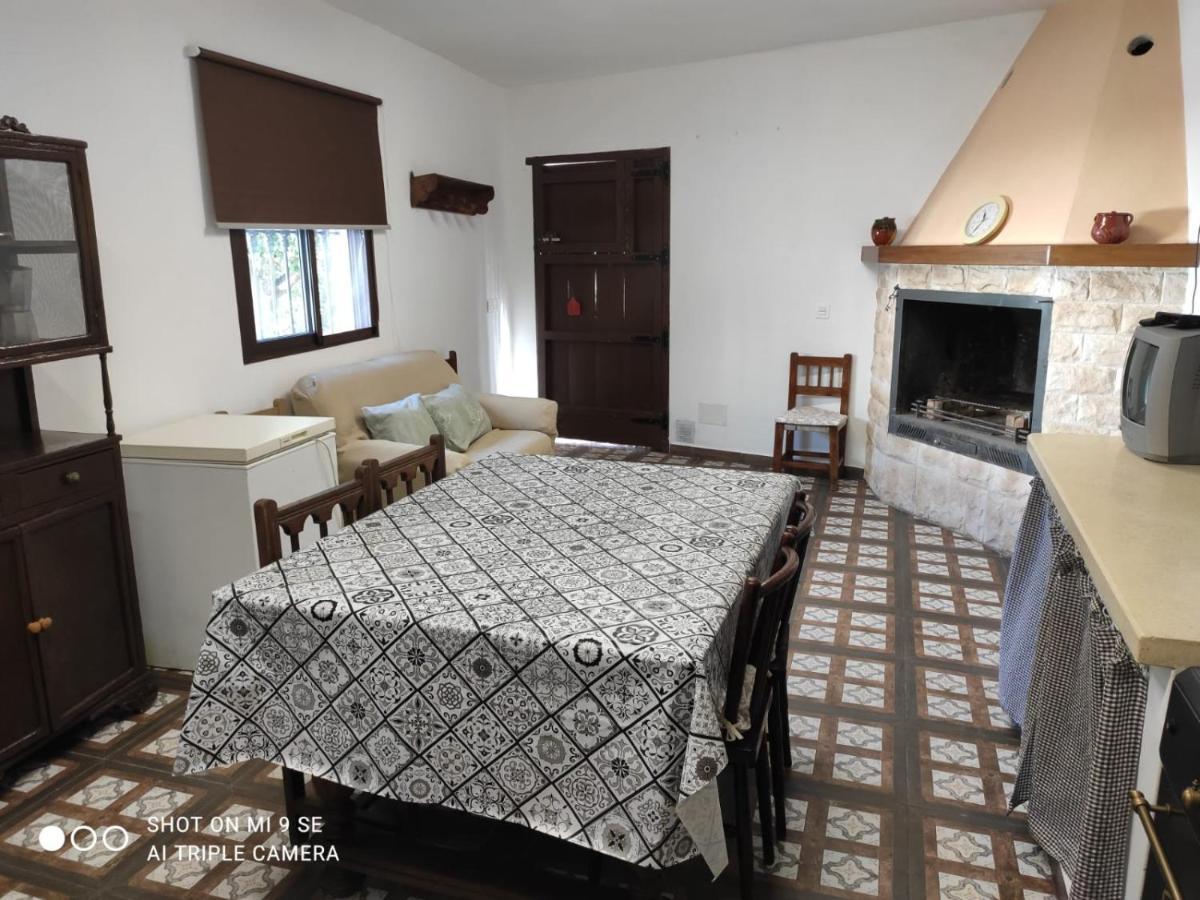 Cortijo Ferre, A Los Pies Del Castillo La Atalaya De Нихар Экстерьер фото